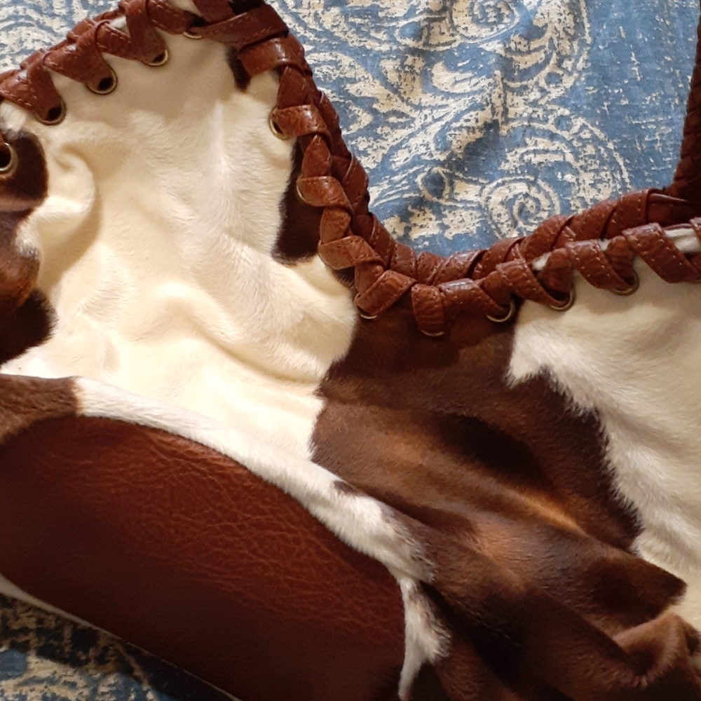 Faux Cow Large Handbag - Picture 4 of 8